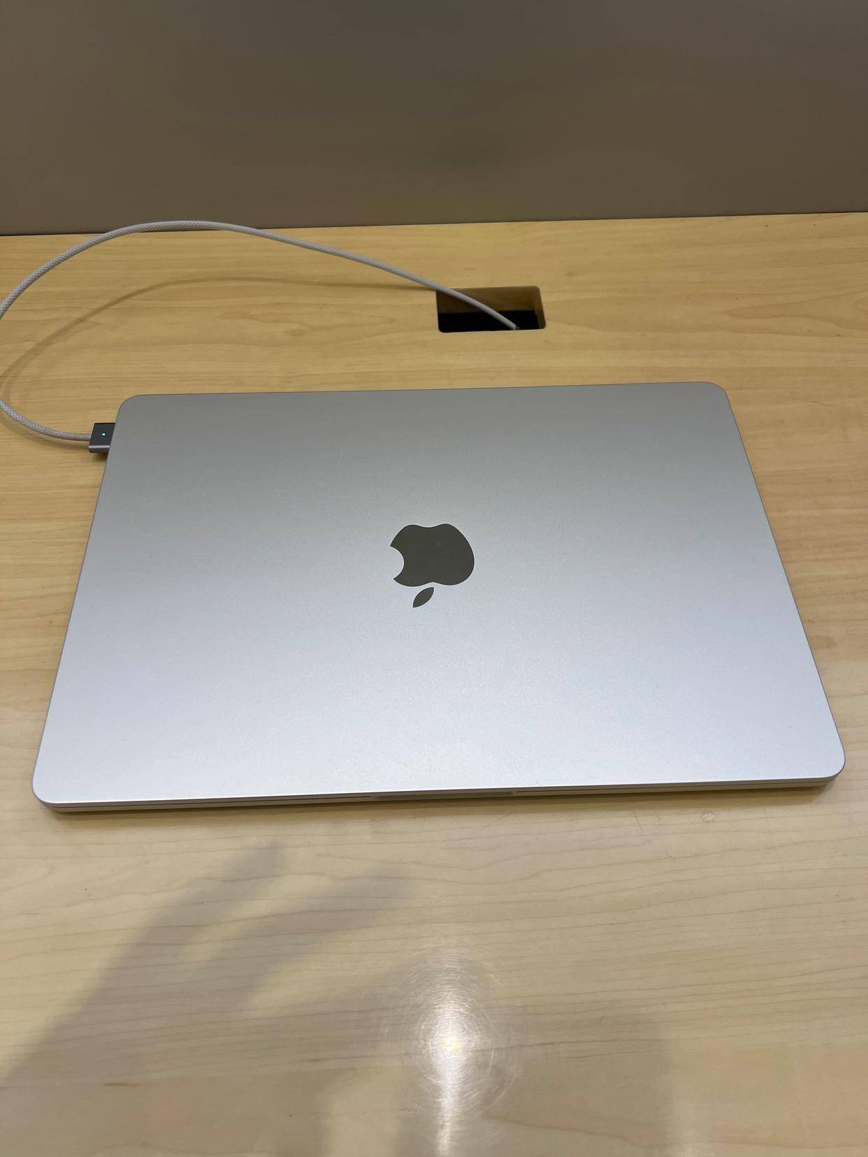 迎来触控屏时代M6机型有望突破传统交互界限pg电子网站苹果MacBook Pro或将(图3) 迎来触控屏时代M6机型有望突破传统交互界限pg电子网站苹果MacBook Pro或将(图3)